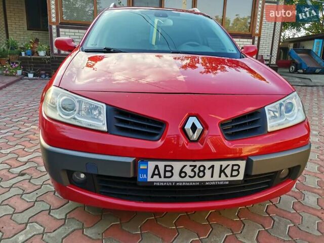 Красный Рено Меган, объемом двигателя 1.5 л и пробегом 246 тыс. км за 5499 $, фото 1 на Automoto.ua