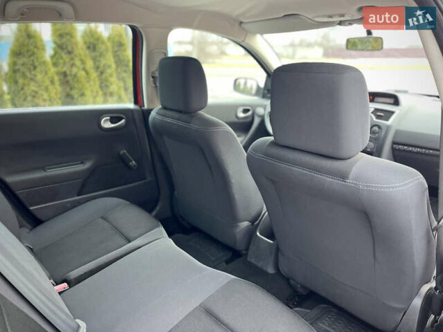 Красный Рено Меган, объемом двигателя 1.6 л и пробегом 238 тыс. км за 5299 $, фото 28 на Automoto.ua