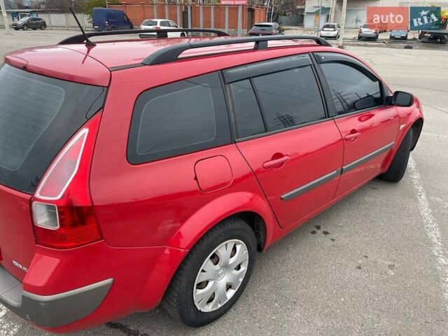 Красный Рено Меган, объемом двигателя 1.6 л и пробегом 265 тыс. км за 5200 $, фото 5 на Automoto.ua