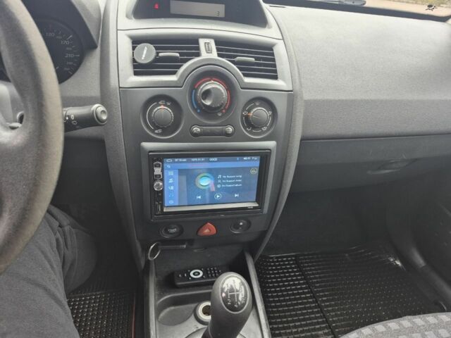 Червоний Рено Меган, об'ємом двигуна 1.6 л та пробігом 186 тис. км за 4999 $, фото 6 на Automoto.ua