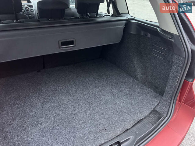 Красный Рено Меган, объемом двигателя 1.6 л и пробегом 201 тыс. км за 5899 $, фото 38 на Automoto.ua