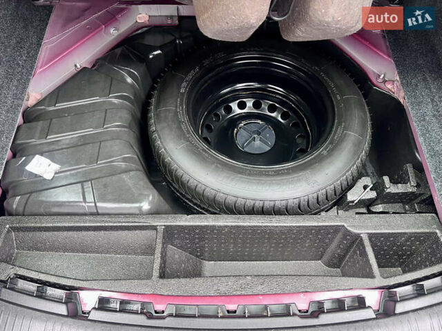 Красный Рено Меган, объемом двигателя 1.6 л и пробегом 201 тыс. км за 5899 $, фото 41 на Automoto.ua