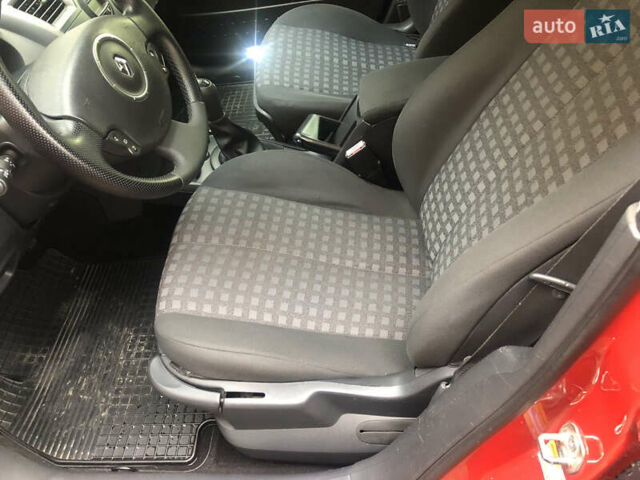 Червоний Рено Меган, об'ємом двигуна 1.6 л та пробігом 270 тис. км за 5100 $, фото 10 на Automoto.ua