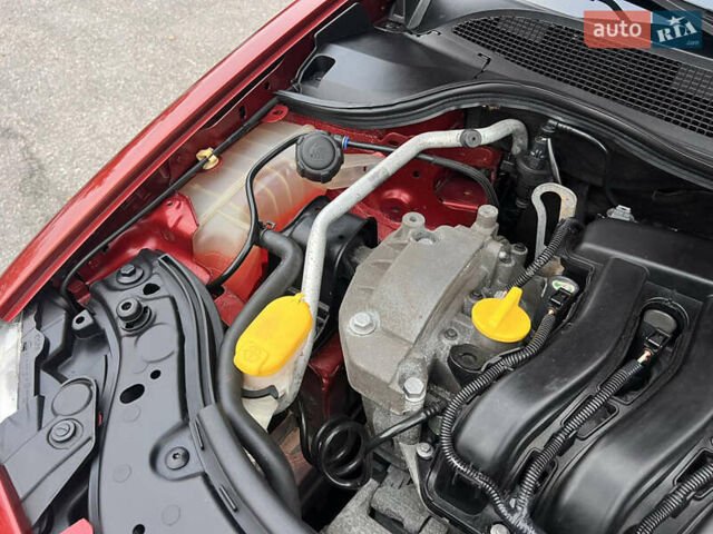 Красный Рено Меган, объемом двигателя 1.6 л и пробегом 201 тыс. км за 5899 $, фото 22 на Automoto.ua