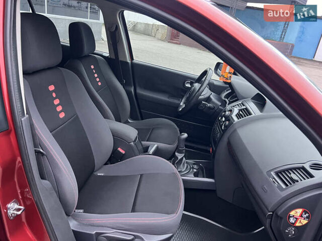 Красный Рено Меган, объемом двигателя 1.6 л и пробегом 201 тыс. км за 5899 $, фото 33 на Automoto.ua