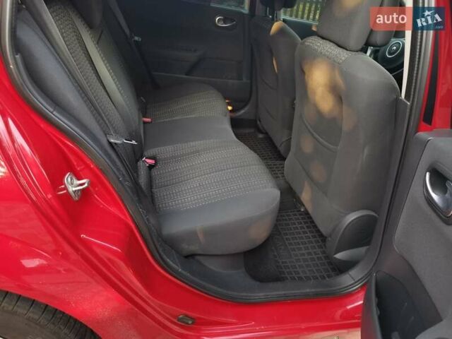 Красный Рено Меган, объемом двигателя 1.5 л и пробегом 246 тыс. км за 5499 $, фото 28 на Automoto.ua