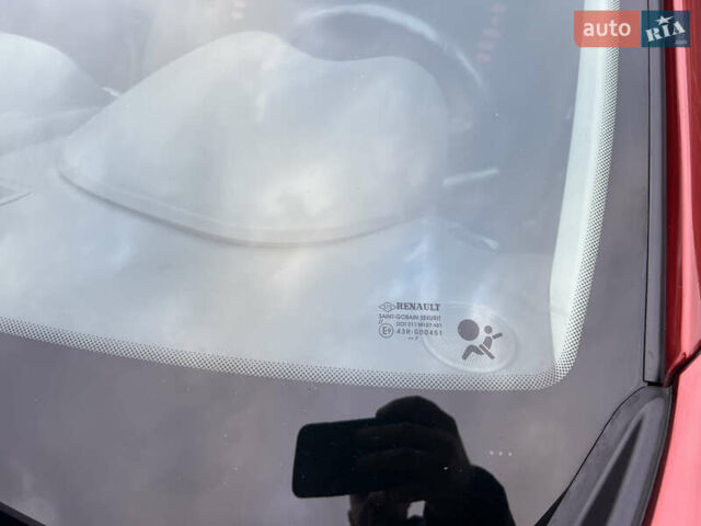 Красный Рено Меган, объемом двигателя 1.6 л и пробегом 201 тыс. км за 5899 $, фото 19 на Automoto.ua