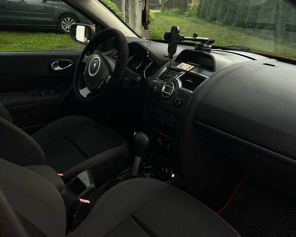 Червоний Рено Меган, об'ємом двигуна 2 л та пробігом 225 тис. км за 5500 $, фото 29 на Automoto.ua