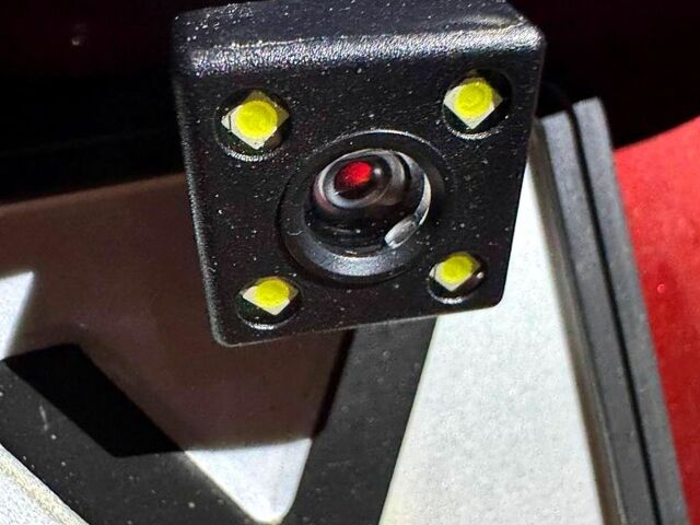 Красный Рено Меган, объемом двигателя 1.6 л и пробегом 177 тыс. км за 5500 $, фото 11 на Automoto.ua