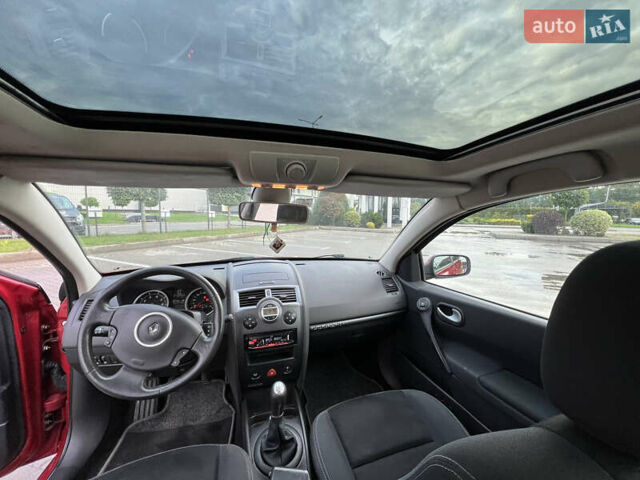 Червоний Рено Меган, об'ємом двигуна 1.6 л та пробігом 254 тис. км за 4950 $, фото 15 на Automoto.ua
