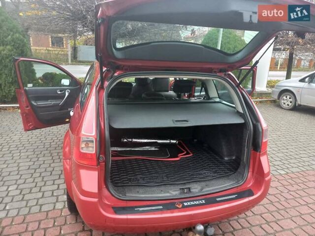 Червоний Рено Меган, об'ємом двигуна 1.6 л та пробігом 163 тис. км за 5500 $, фото 16 на Automoto.ua