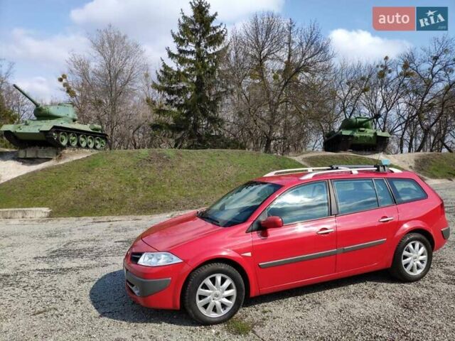 Красный Рено Меган, объемом двигателя 2 л и пробегом 326 тыс. км за 5300 $, фото 2 на Automoto.ua