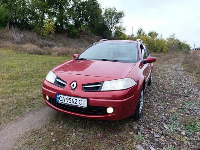 Червоний Рено Меган, об'ємом двигуна 1.4 л та пробігом 212 тис. км за 3950 $, фото 9 на Automoto.ua