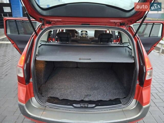 Червоний Рено Меган, об'ємом двигуна 1.6 л та пробігом 237 тис. км за 3850 $, фото 41 на Automoto.ua