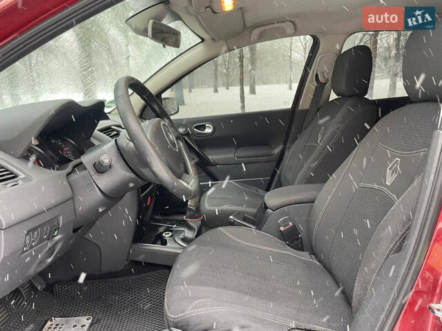 Червоний Рено Меган, об'ємом двигуна 1.6 л та пробігом 283 тис. км за 4399 $, фото 9 на Automoto.ua