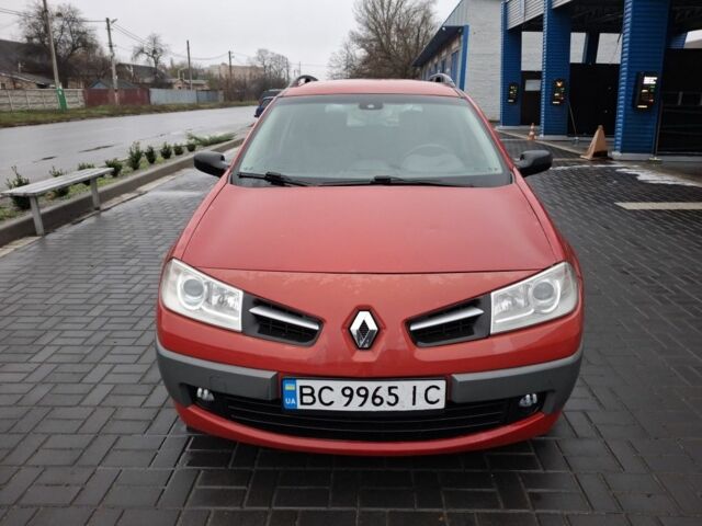 Красный Рено Меган, объемом двигателя 1.6 л и пробегом 237 тыс. км за 3850 $, фото 6 на Automoto.ua