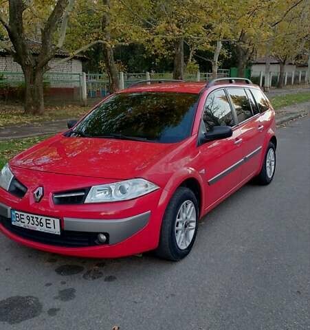 Рено Меган 2008 в Николаеве на Automoto.ua Красный Рено Меган, объемом двигателя 1.6 л и пробегом 292 тыс. км за 4999 $, фото 2 на Automoto.ua