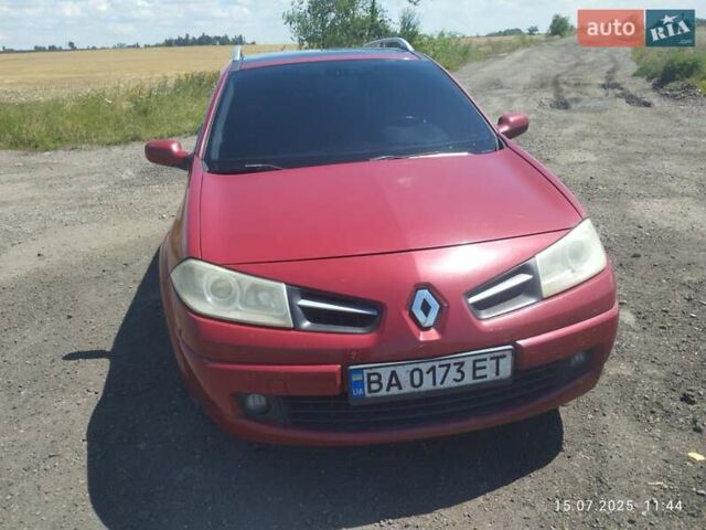 Красный Рено Меган, объемом двигателя 1.5 л и пробегом 250 тыс. км за 5500 $, фото 2 на Automoto.ua