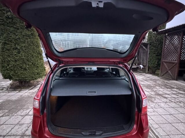 Красный Рено Меган, объемом двигателя 1.6 л и пробегом 216 тыс. км за 5599 $, фото 5 на Automoto.ua