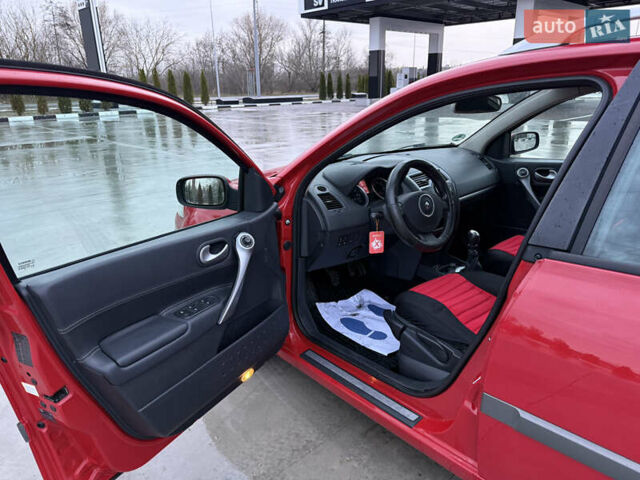 Червоний Рено Меган, об'ємом двигуна 1.5 л та пробігом 286 тис. км за 5300 $, фото 12 на Automoto.ua