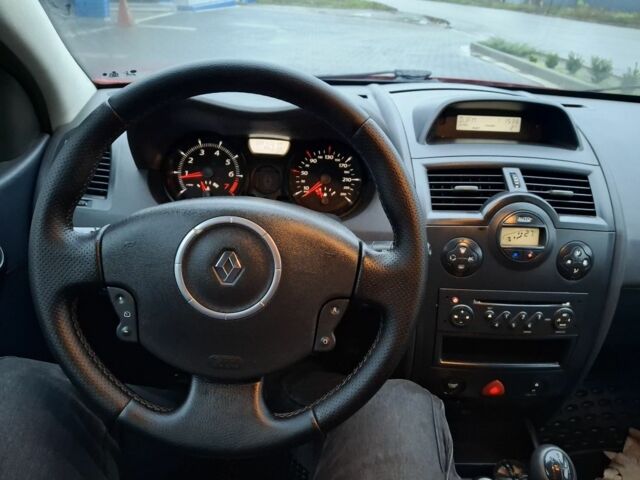 Красный Рено Меган, объемом двигателя 1.6 л и пробегом 237 тыс. км за 3850 $, фото 21 на Automoto.ua