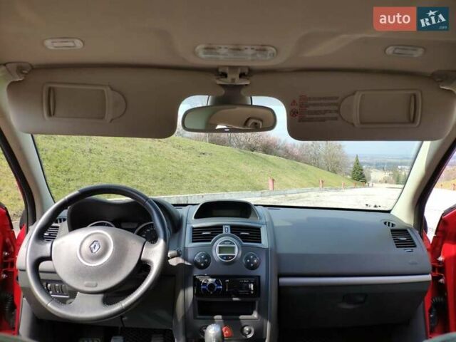 Красный Рено Меган, объемом двигателя 2 л и пробегом 326 тыс. км за 5300 $, фото 11 на Automoto.ua