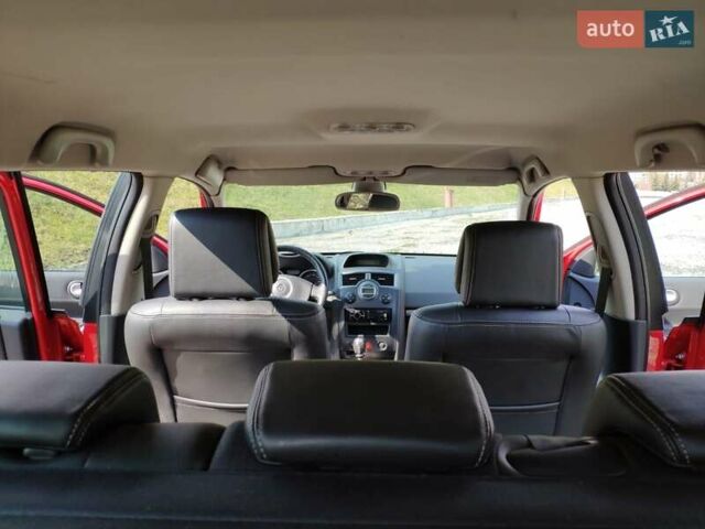 Красный Рено Меган, объемом двигателя 2 л и пробегом 326 тыс. км за 5300 $, фото 5 на Automoto.ua