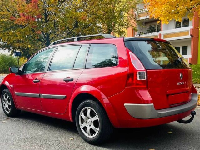 Красный Рено Меган, объемом двигателя 1.6 л и пробегом 185 тыс. км за 4999 $, фото 4 на Automoto.ua