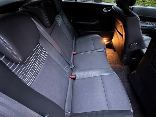 Красный Рено Меган, объемом двигателя 1.6 л и пробегом 216 тыс. км за 5599 $, фото 6 на Automoto.ua