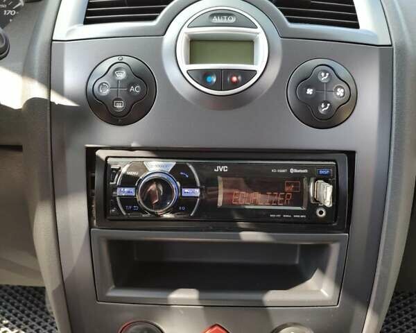 Красный Рено Меган, объемом двигателя 2 л и пробегом 326 тыс. км за 5300 $, фото 14 на Automoto.ua