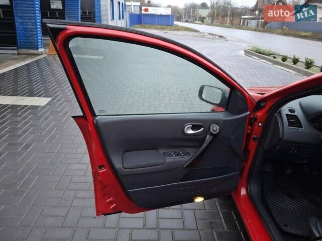 Червоний Рено Меган, об'ємом двигуна 1.6 л та пробігом 237 тис. км за 3850 $, фото 29 на Automoto.ua