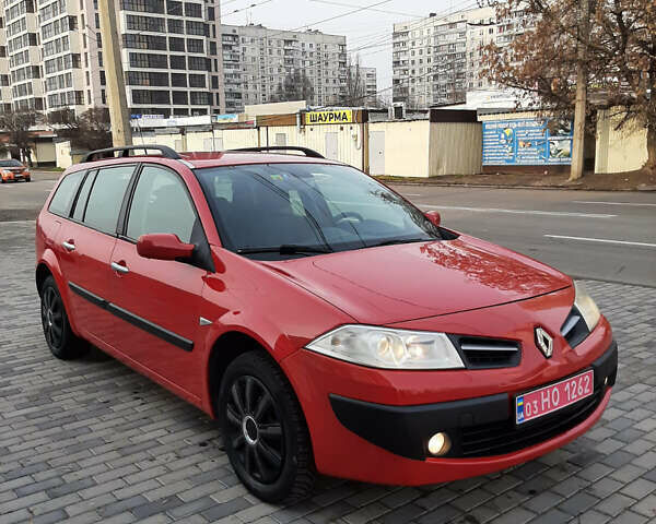 Красный Рено Меган, объемом двигателя 1.6 л и пробегом 170 тыс. км за 6200 $, фото 3 на Automoto.ua
