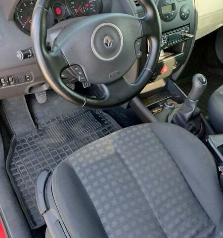 Рено Меган 2008 в Николаеве на Automoto.ua Красный Рено Меган, объемом двигателя 1.6 л и пробегом 292 тыс. км за 4999 $, фото 1 на Automoto.ua