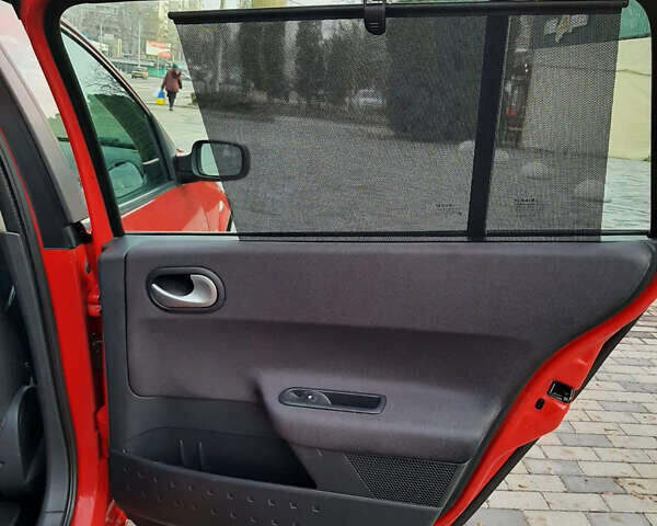 Красный Рено Меган, объемом двигателя 1.6 л и пробегом 170 тыс. км за 6200 $, фото 27 на Automoto.ua