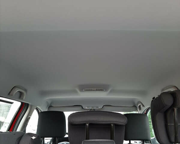 Красный Рено Меган, объемом двигателя 1.6 л и пробегом 170 тыс. км за 6200 $, фото 30 на Automoto.ua