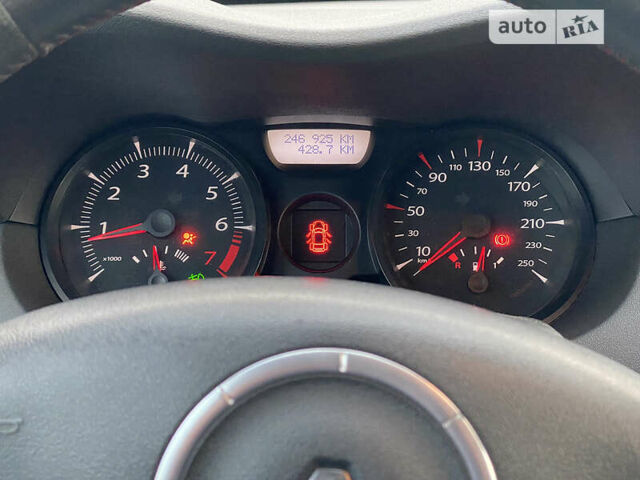 Червоний Рено Меган, об'ємом двигуна 1.6 л та пробігом 247 тис. км за 4800 $, фото 6 на Automoto.ua
