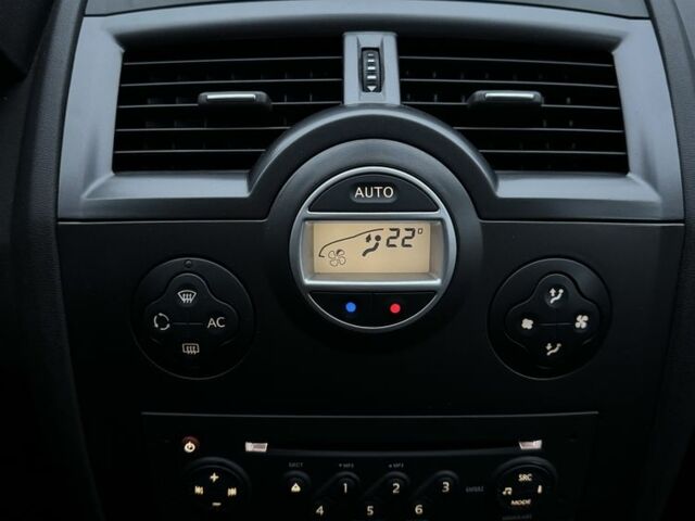 Красный Рено Меган, объемом двигателя 1.6 л и пробегом 216 тыс. км за 5599 $, фото 8 на Automoto.ua