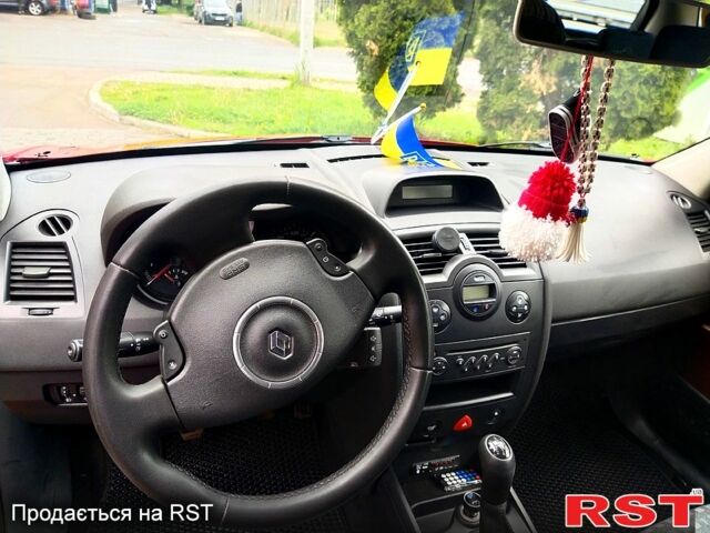 Рено Меган 2008 в Сумах на Automoto.ua Красный Рено Меган, объемом двигателя 1.6 л и пробегом 221 тыс. км за 5000 $, фото 8 на Automoto.ua