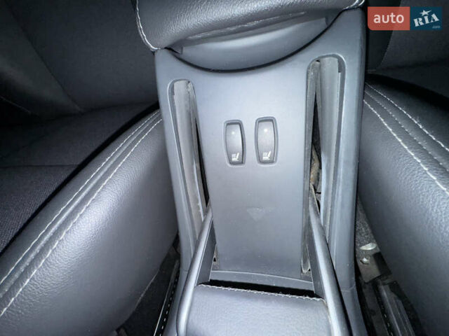 Червоний Рено Меган, об'ємом двигуна 1.6 л та пробігом 216 тис. км за 5599 $, фото 20 на Automoto.ua