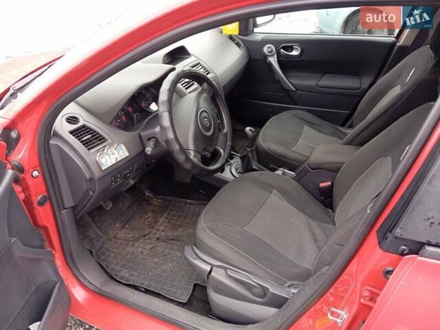 Червоний Рено Меган, об'ємом двигуна 1.6 л та пробігом 400 тис. км за 4800 $, фото 2 на Automoto.ua