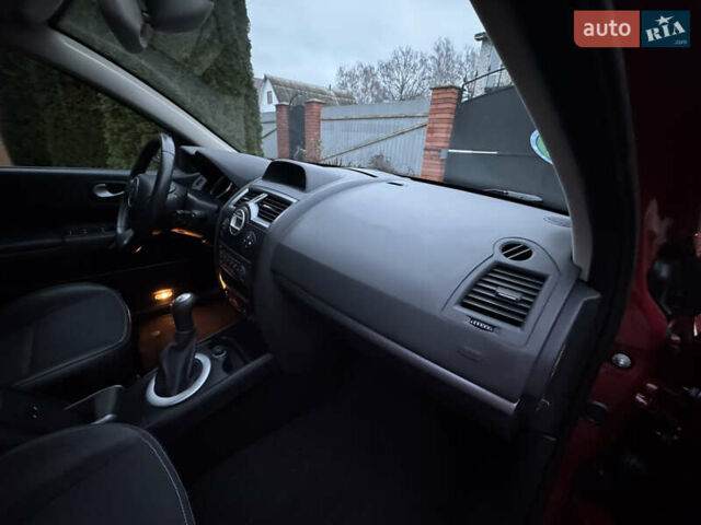 Червоний Рено Меган, об'ємом двигуна 1.6 л та пробігом 216 тис. км за 5599 $, фото 13 на Automoto.ua