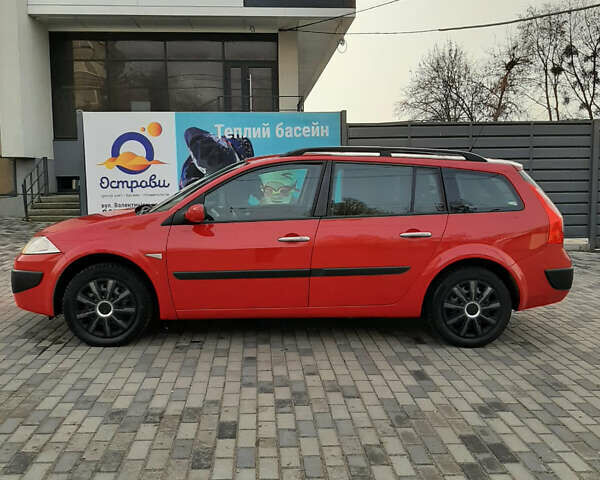 Красный Рено Меган, объемом двигателя 1.6 л и пробегом 170 тыс. км за 6200 $, фото 5 на Automoto.ua