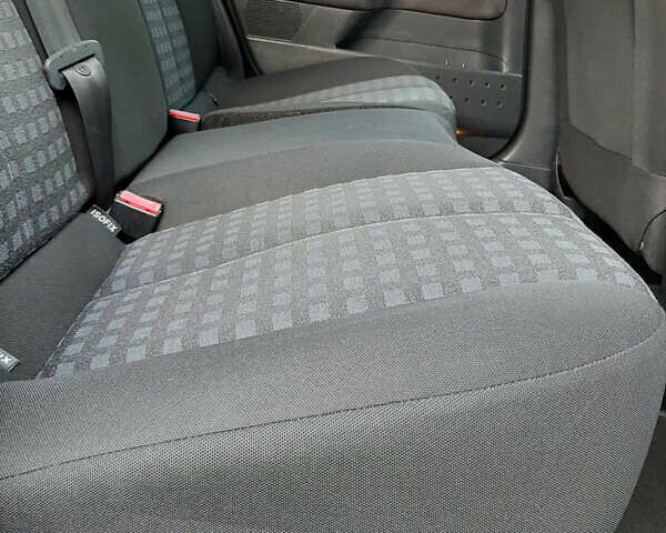 Красный Рено Меган, объемом двигателя 1.6 л и пробегом 170 тыс. км за 6200 $, фото 23 на Automoto.ua