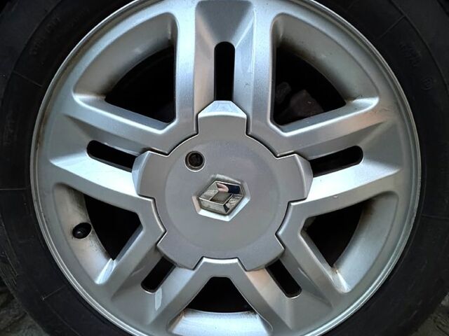 Красный Рено Меган, объемом двигателя 1.6 л и пробегом 216 тыс. км за 5599 $, фото 11 на Automoto.ua