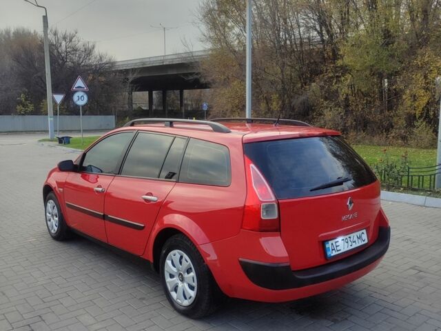 Червоний Рено Меган, об'ємом двигуна 1.6 л та пробігом 250 тис. км за 4800 $, фото 4 на Automoto.ua