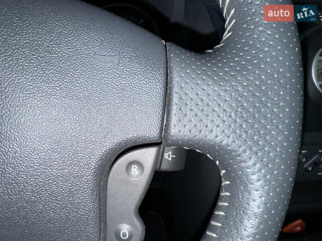 Червоний Рено Меган, об'ємом двигуна 1.6 л та пробігом 216 тис. км за 5599 $, фото 27 на Automoto.ua