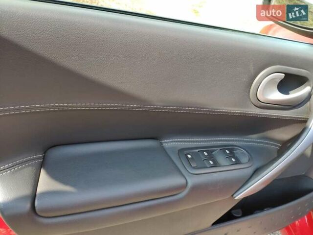 Красный Рено Меган, объемом двигателя 2 л и пробегом 326 тыс. км за 5300 $, фото 9 на Automoto.ua