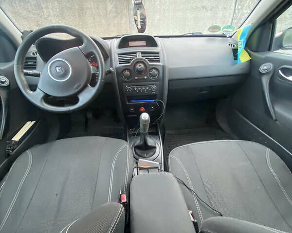 Червоний Рено Меган, об'ємом двигуна 1.6 л та пробігом 247 тис. км за 4800 $, фото 12 на Automoto.ua