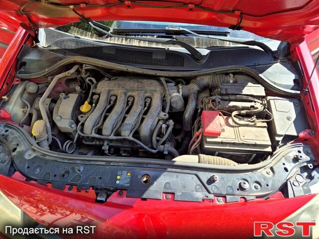 Красный Рено Меган, объемом двигателя 1.6 л и пробегом 205 тыс. км за 4800 $, фото 3 на Automoto.ua