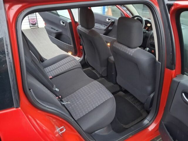 Красный Рено Меган, объемом двигателя 1.6 л и пробегом 237 тыс. км за 3850 $, фото 20 на Automoto.ua